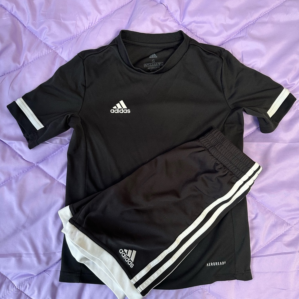 Boys Adidas Outfit Size 8